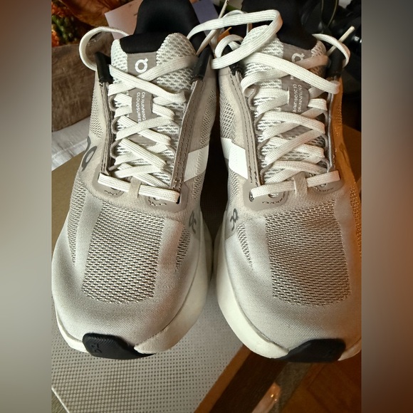 On Cloudsurfer Next Running Shoes 5.5 NWB - Picture 3 of 12